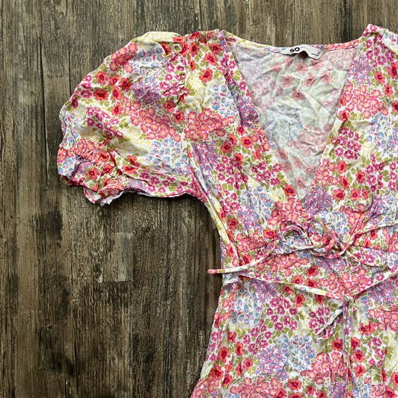 SO Fit and Flair Floral Cottagecore Dress With Slit Puff Sleeves Women’s Size S - Picture 8 of 14